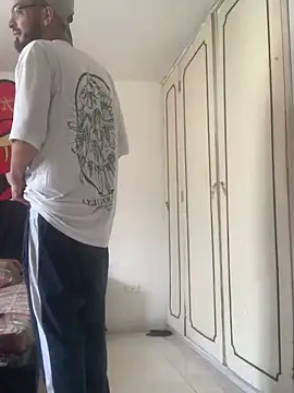 malek xarx  online show from March 2, 5:09 pm