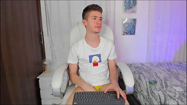 ThiagooJames online show from September 29, 2:32 am