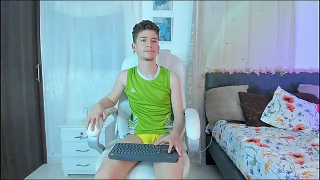 ThiagooJames online show from November 2, 5:34 am