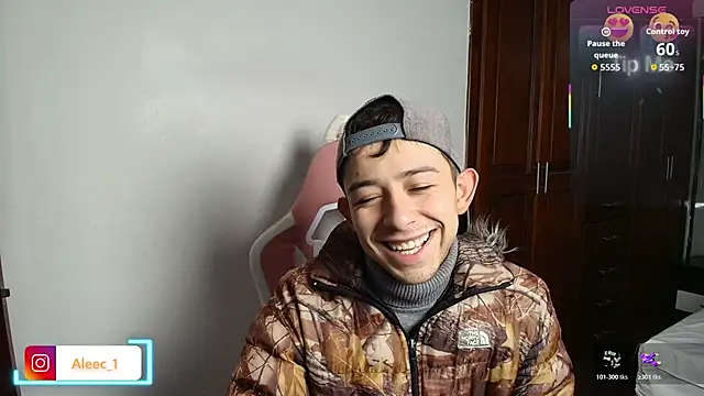 Snapshot of Aleecandrews chatting on October 20, 7:18 pm Aleecandrews online show from October 20, 7:18 pm