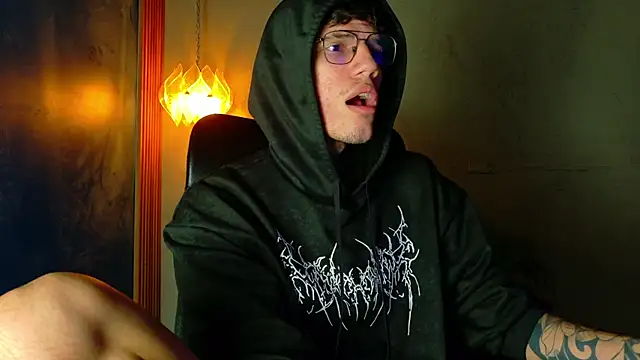 david huge online show from April 17, 7:22 am