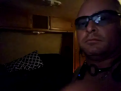 JoeyUhOh online show from April 23, 6:51 am