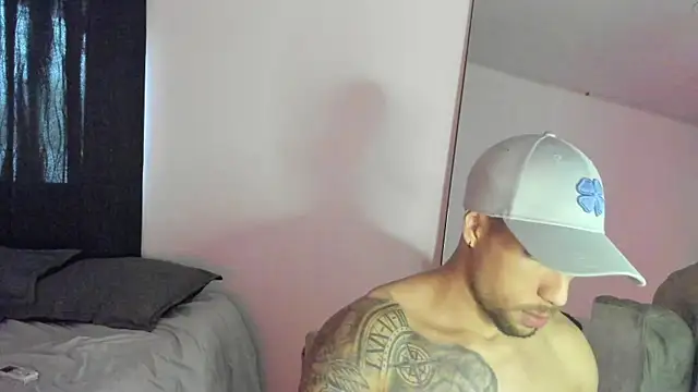 ThiagoLugo online show from October 22, 3:49 pm