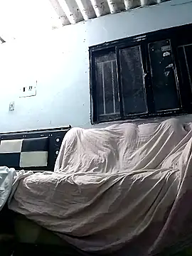 miroqui143 online show from October 2, 2:04 am