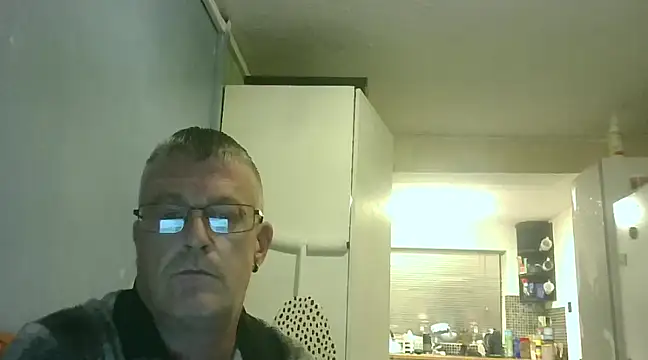 Snapshot of hefin18 chatting on March 20, 10:07 pm hefin18 online show from March 20, 10:07 pm