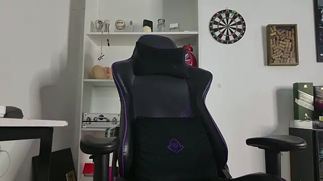 aaron nvk online show from March 4, 5:14 am