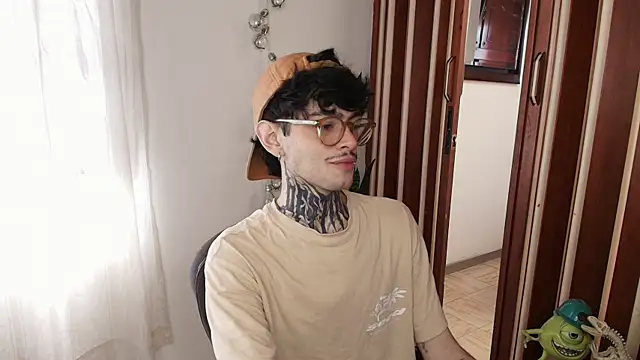 Mihail leroy online show from December 16, 2:57 pm