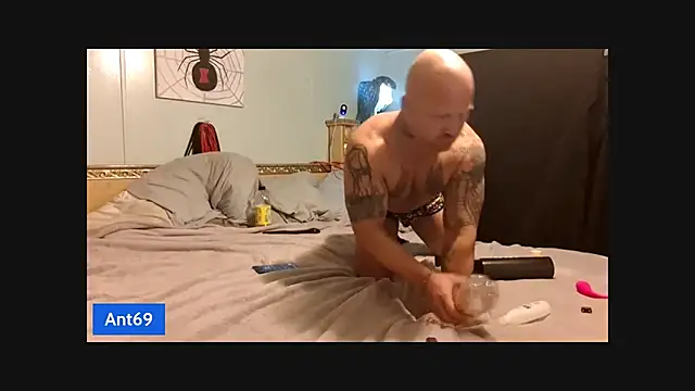 AntMeich6969 online show from November 2, 1:21 am