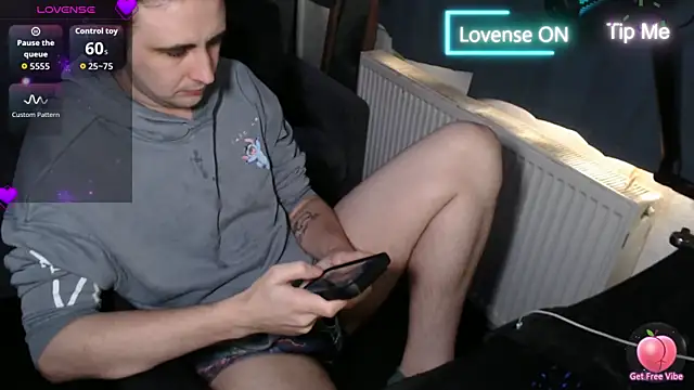 cjhouse96 online show from October 28, 2:41 pm