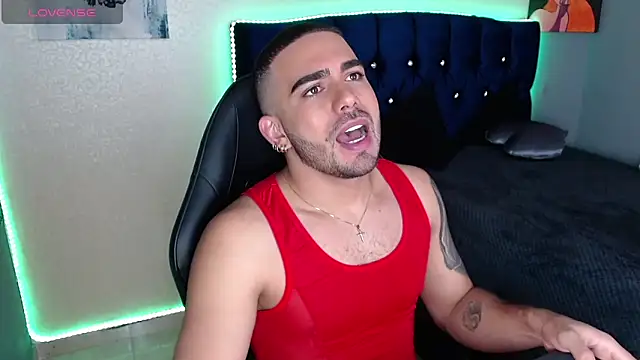 adamhairy online show from April 18, 10:31 pm