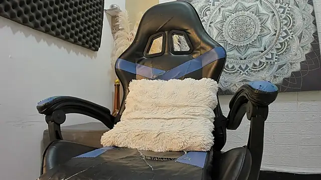 nextboywell1 online show from February 18, 8:39 pm