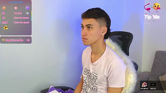 yulian vasquez online show from October 2, 12:42 pm