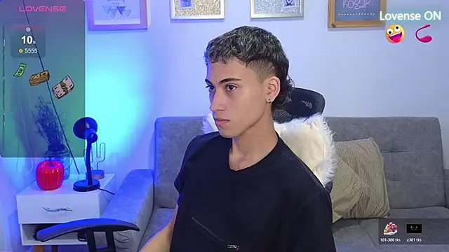 yulian vasquez online show from November 15, 12:51 pm