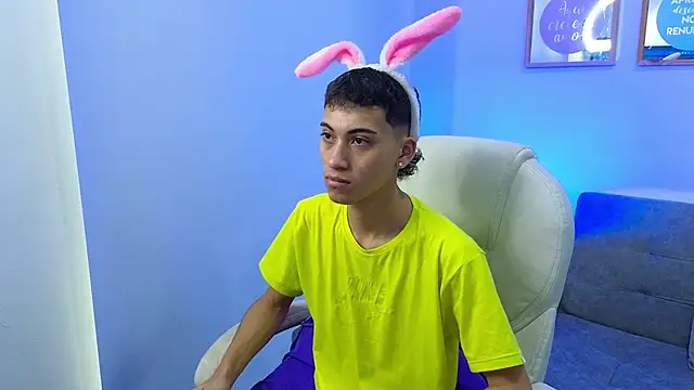 yulian vasquez online show from September 14, 12:18 pm