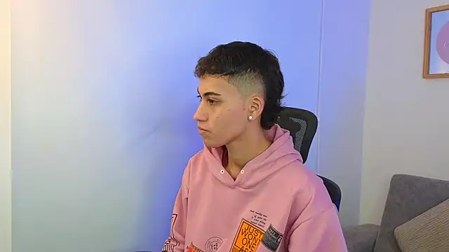 yulian vasquez online show from September 29, 12:24 pm