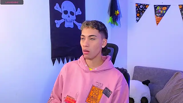 yulian vasquez online show from October 17, 12:53 pm