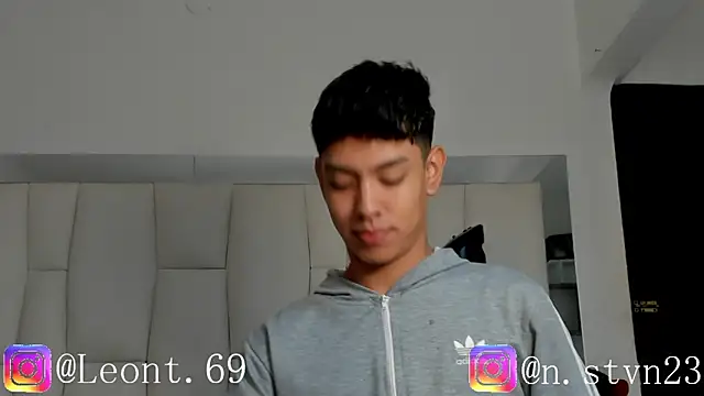 LoganTwink18 online show from April 20, 1:35 pm