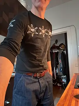 SexyLeon8 online show from November 7, 7:01 am