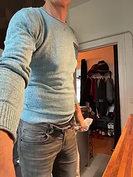 SexyLeon8 online show from November 17, 8:39 am