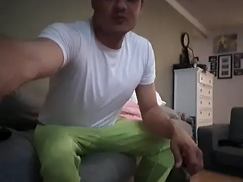 Snapshot of beastontop10 chatting on October 3, 5:45 am beastontop10 online show from October 3, 5:45 am