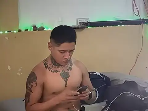 siilvestremx online show from December 19, 3:03 am