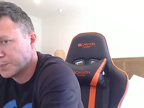 TroyDieselXXX online show from April 4, 8:33 am