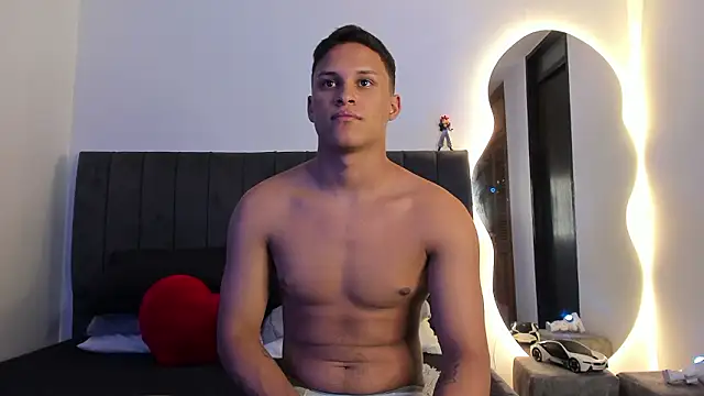 JamesOwenn online show from March 9, 6:24 pm