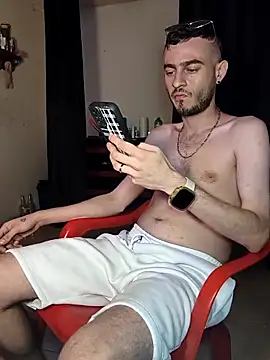 bigcockwhite777 online show from October 22, 11:19 pm