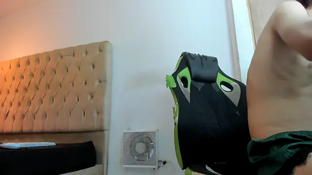 Darkknightx01 online show from March 1, 4:34 am