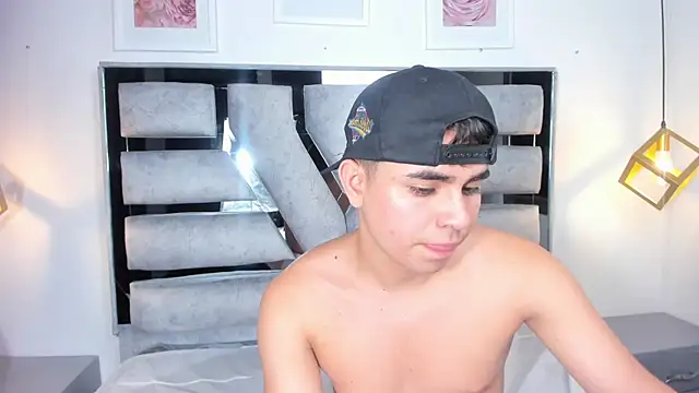 lianfox  online show from November 7, 1:58 pm