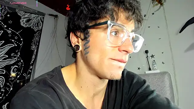 puepleholly online show from February 22, 2:46 am