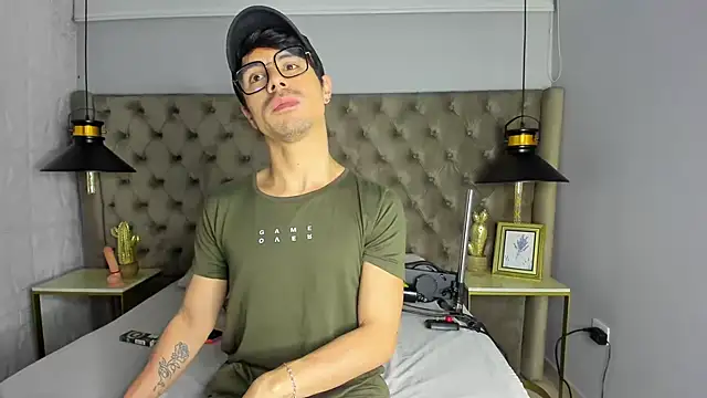 BryCams3 online show from September 19, 2:34 am