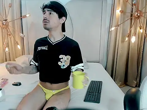 BryCams3 online show from September 28, 3:48 am