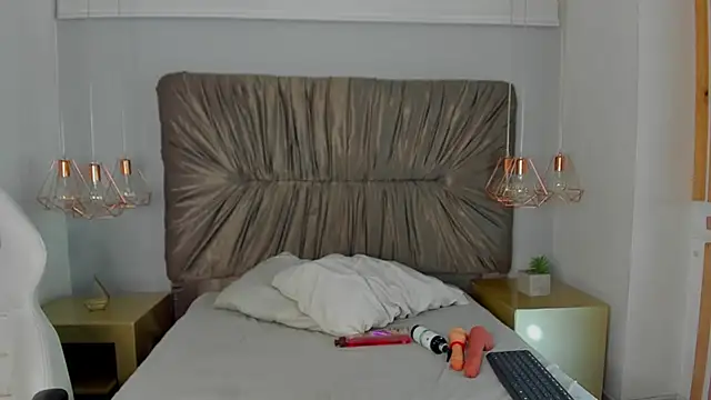 BryCams3 online show from September 20, 3:39 am