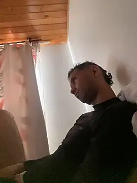 Michaell Spinelly online show from April 18, 7:18 pm