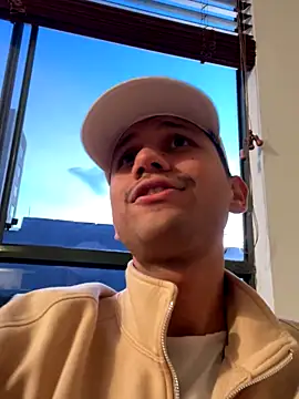 Michaell Spinelly online show from November 2, 10:47 pm