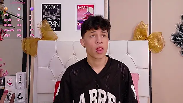 Axel  Evans online show from December 4, 12:45 pm