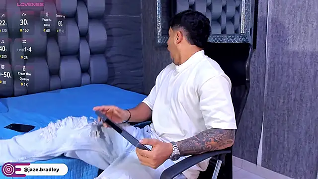 jaze bradley online show from October 4, 11:37 am