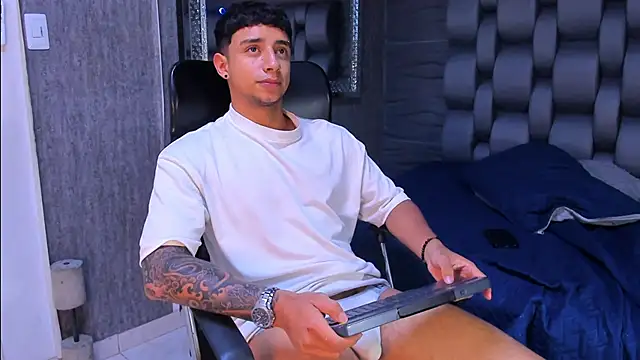 jaze bradley online show from September 9, 1:43 pm