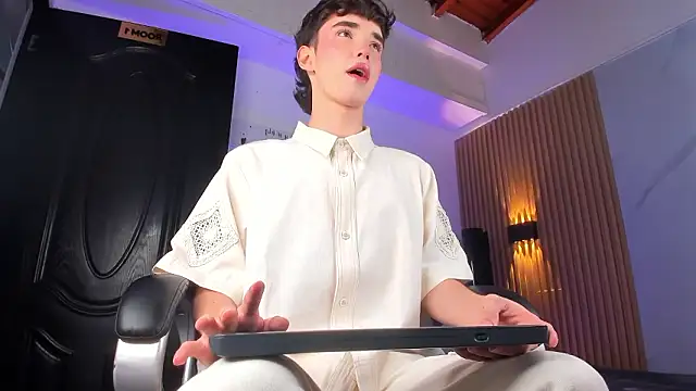 austin rouse online show from March 8, 7:51 pm