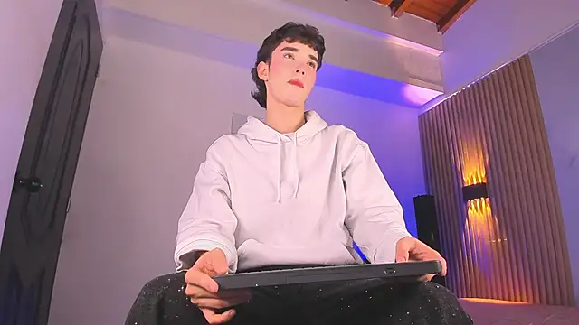 austin rouse online show from December 4, 8:27 pm