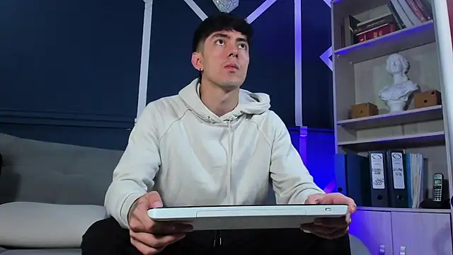 etham wolf  online show from September 25, 12:37 pm