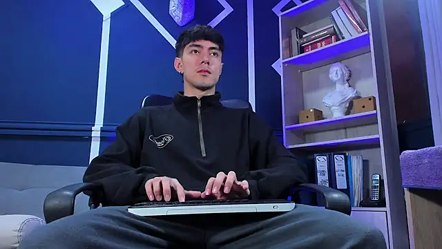 etham wolf  online show from September 29, 12:13 pm