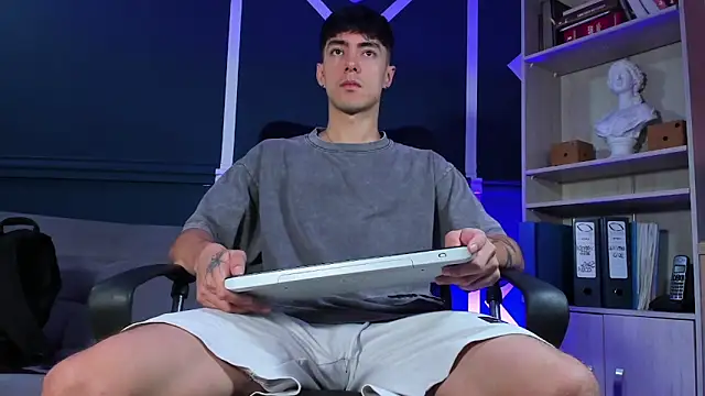 etham wolf  online show from September 24, 12:36 pm