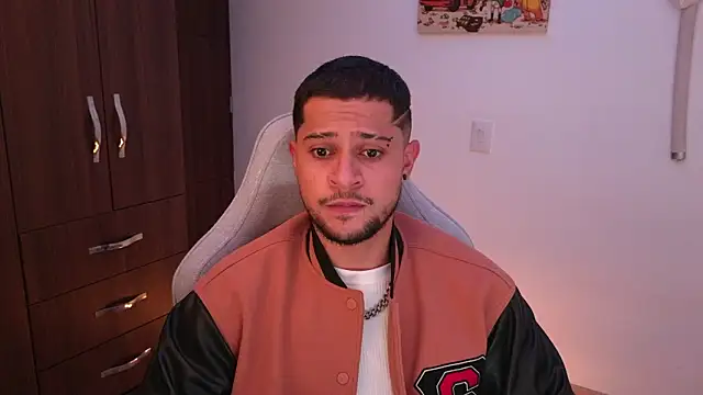 domsantiago  online show from February 14, 3:45 am