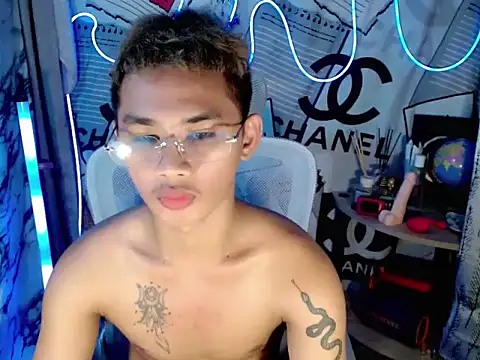 asianhardcock25 online show from February 3, 6:40 am