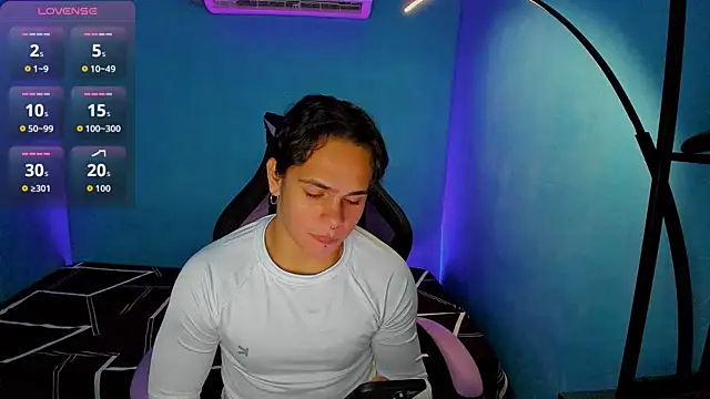 Maximiliano scoott   online show from October 3, 6:46 pm