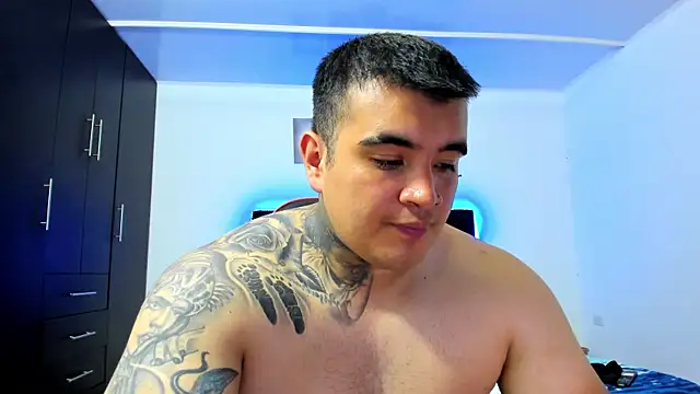 thiago  cp01 online show from November 9, 8:40 am