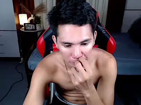 drinkmycumx online show from April 18, 4:30 pm