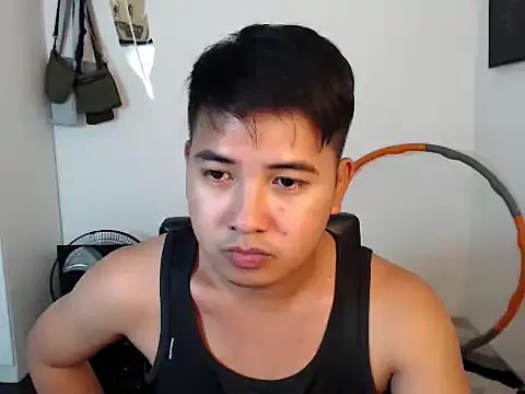 Snapshot of JboyGiant005 chatting on October 11, 4:38 am JboyGiant005 online show from October 11, 4:38 am